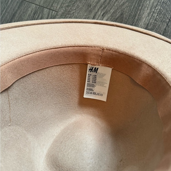 Beige felt hat from H&M. Size large. - Picture 2 of 2